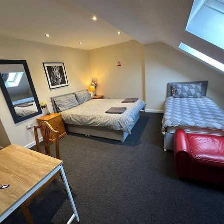 Luton Town House Near Airportアパートメント エクステリア 写真