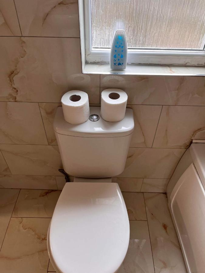 Luton Town House Near Airportアパートメント エクステリア 写真