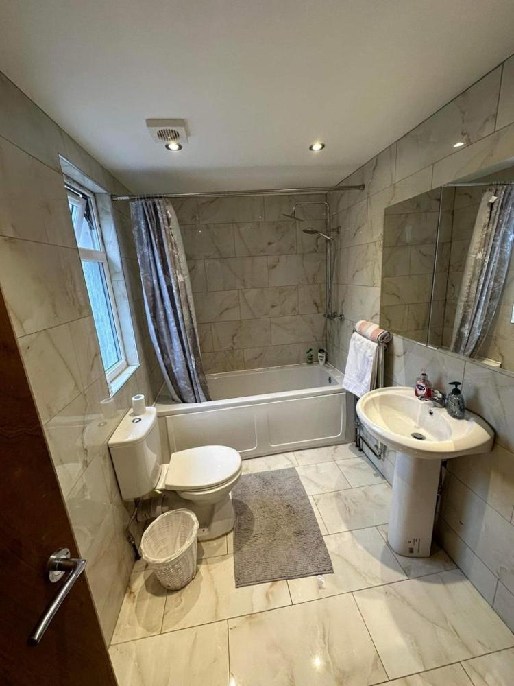 Luton Town House Near Airportアパートメント エクステリア 写真