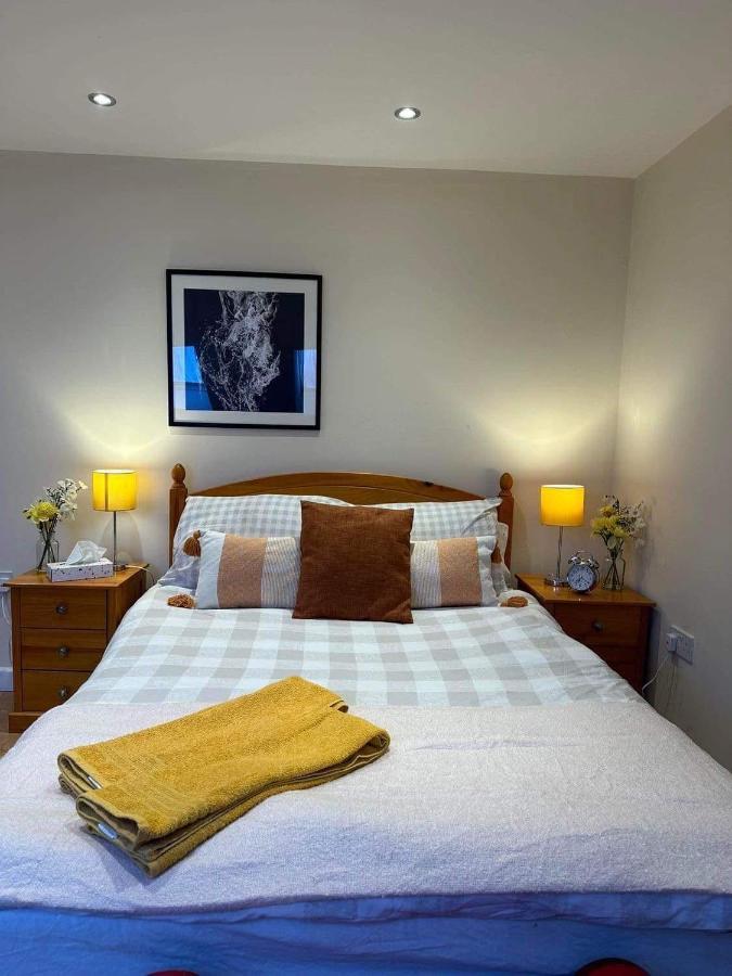 Luton Town House Near Airportアパートメント エクステリア 写真