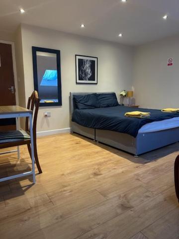 Luton Town House Near Airportアパートメント エクステリア 写真