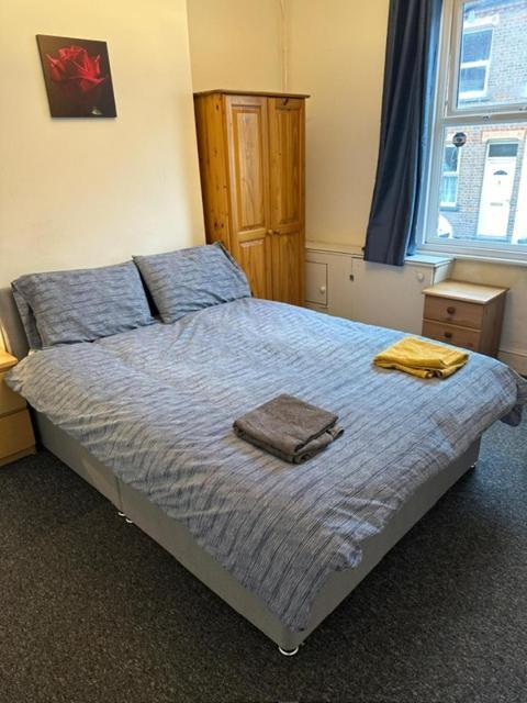 Luton Town House Near Airportアパートメント エクステリア 写真