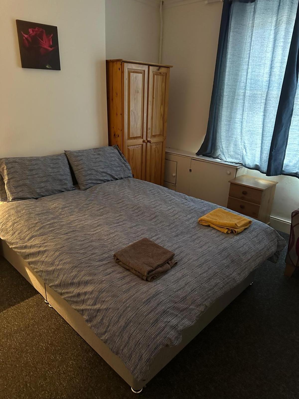 Luton Town House Near Airportアパートメント エクステリア 写真