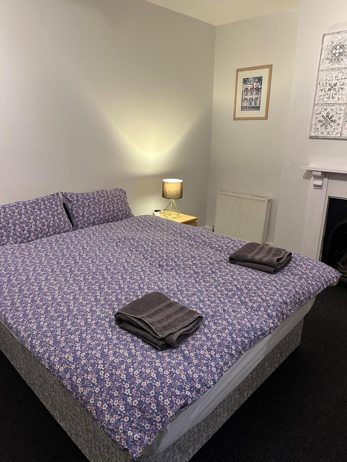 Luton Town House Near Airportアパートメント エクステリア 写真